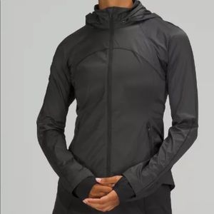 Luluemon lightweight running jacket 6 black